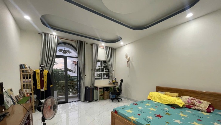 Nhà đẹp lung linh 3 tầng,84.5 m2, nhà mới. Hẻm Xe tải né nhau, thông các đường, gần Bệnh viện, Quốc lộ, Ô tô ngủ sân chỉ có 6,5 tỷ, Quận 12, TTH 21